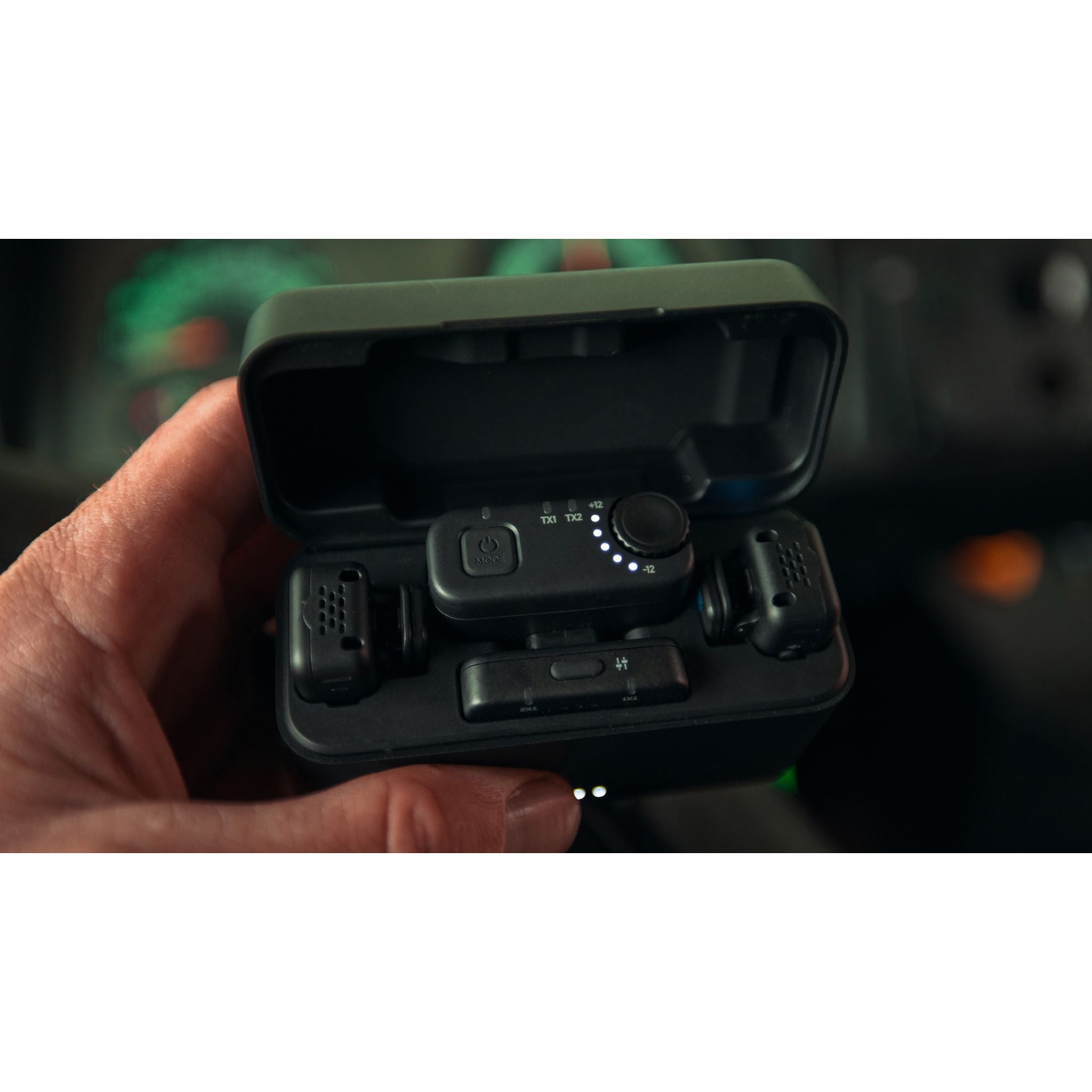 GoPro Kit Completo Microfono Wireless – 2 TX, Ricevitore USB-C + TRS, Custodia di Ricarica