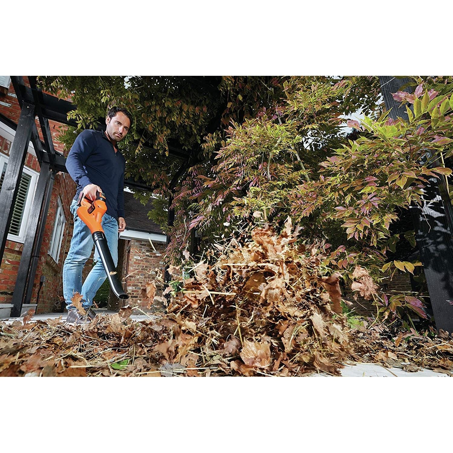 Black+Decker Soffiatore 18V Con Batteria Al Litio e Tecnologia Powercommand