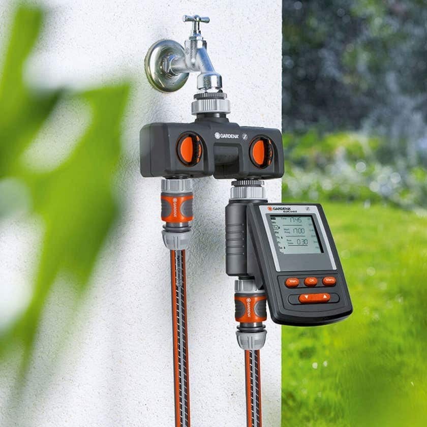 Gardena Distributore D’Acqua A 2 vie Con Possibilità di Collegamento Per 2 Dispositivi Al Rubinetto