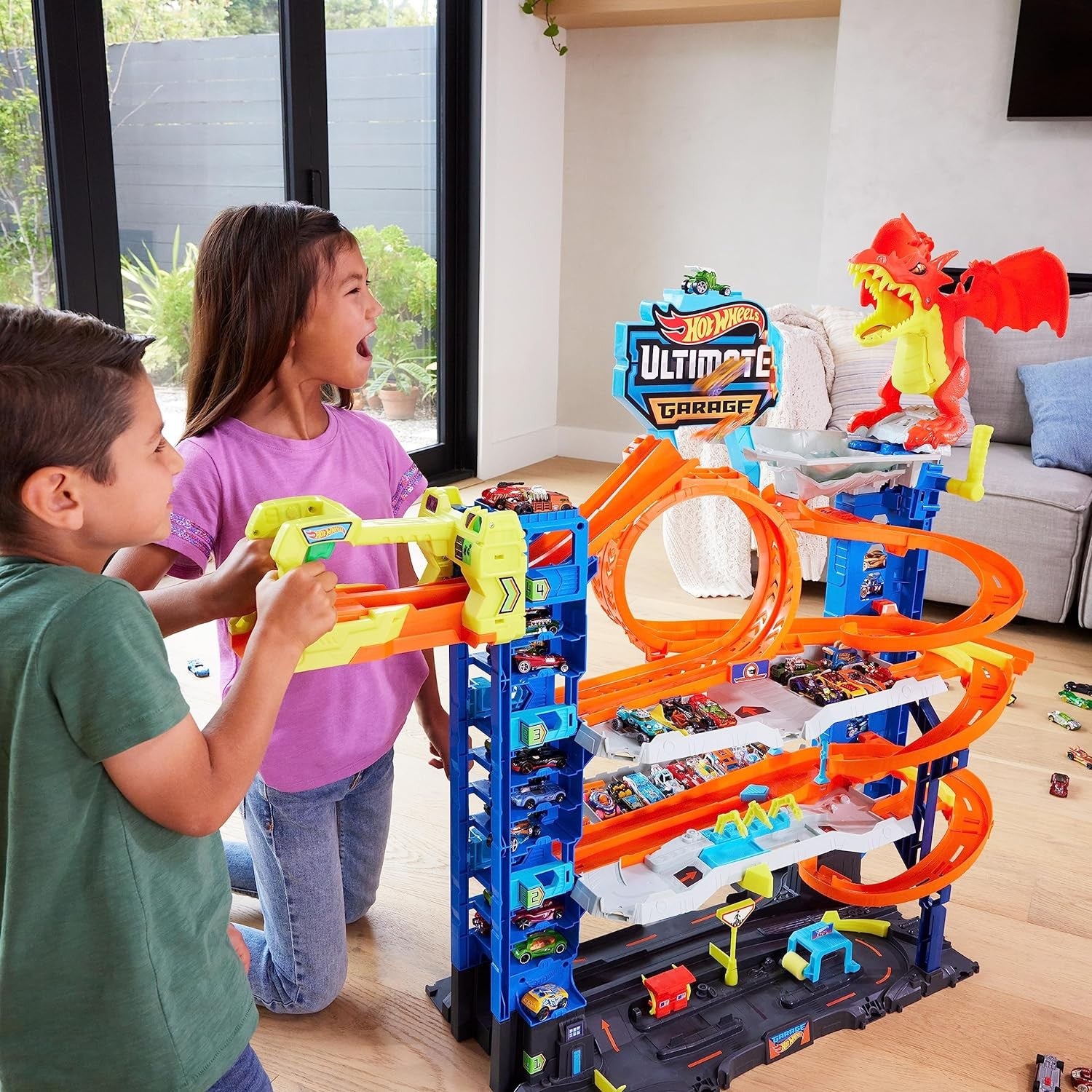 Hot Wheels City Mega Garage Playset con quattro livelli e Drago