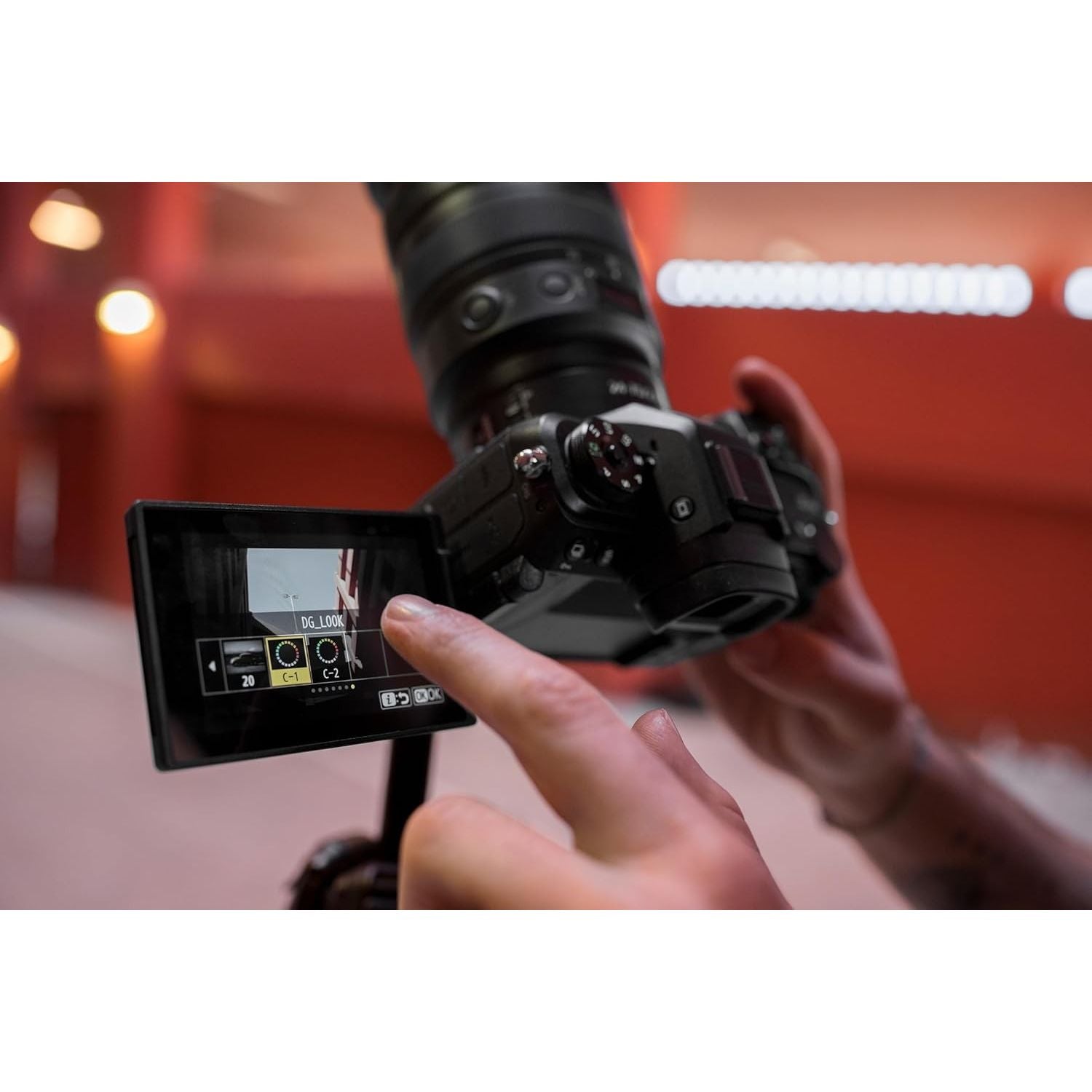 Nikon Z6 III KIT Z 24-200mm F4-6.3 VR + SDXC 128GB GARANZIA NITAL 4 ANNI