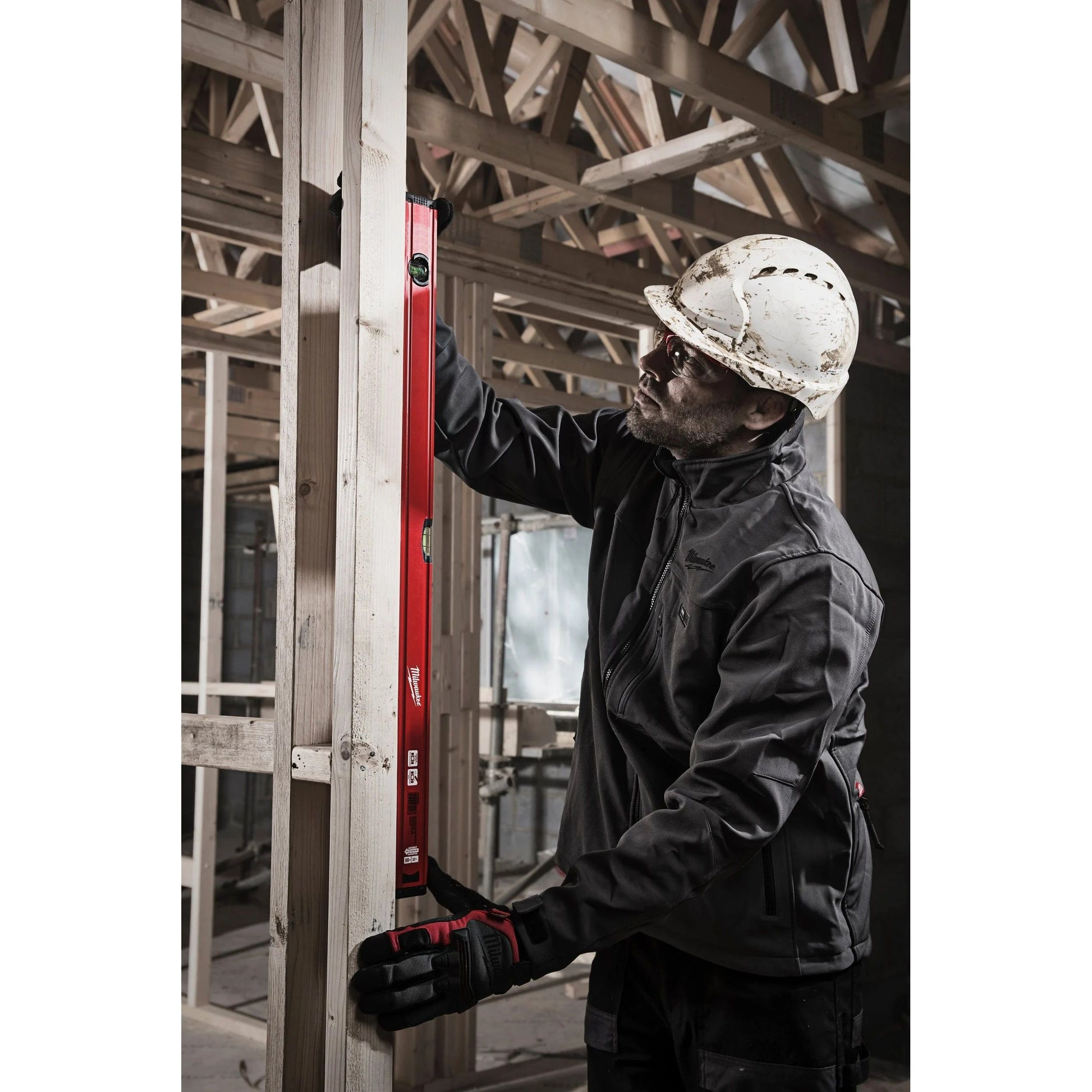 Milwaukee Livella Serie Slim Massima Resistenza Ad Urti E Ai Raggi UV