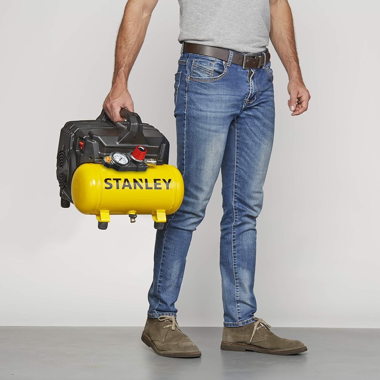 Stanley Compressore Aria Portatile Silenziato 8 Bar Serbatoio 6 Lt Con Maniglia e Piedini Antiscivolo