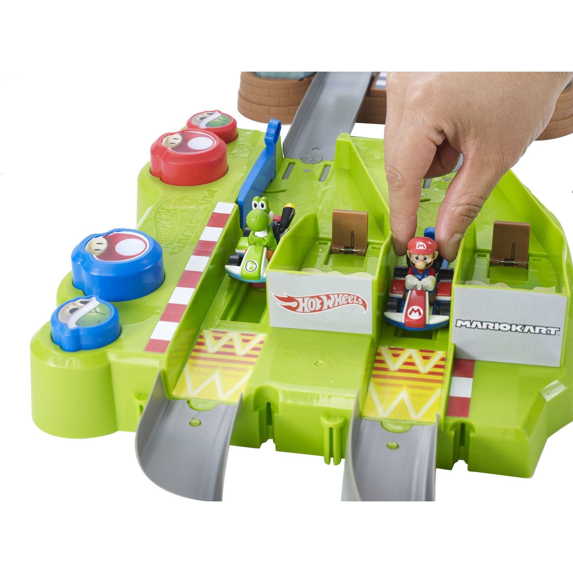 Hot Wheels  Mario Kart Circuit Track Set