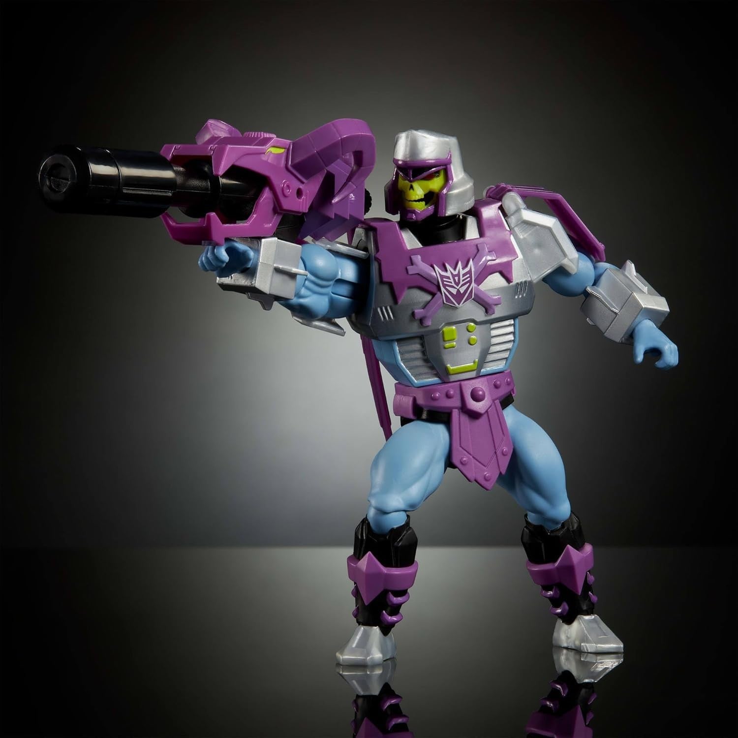 Masters of the Universe X Transformers - Megatron Armor Skeletor