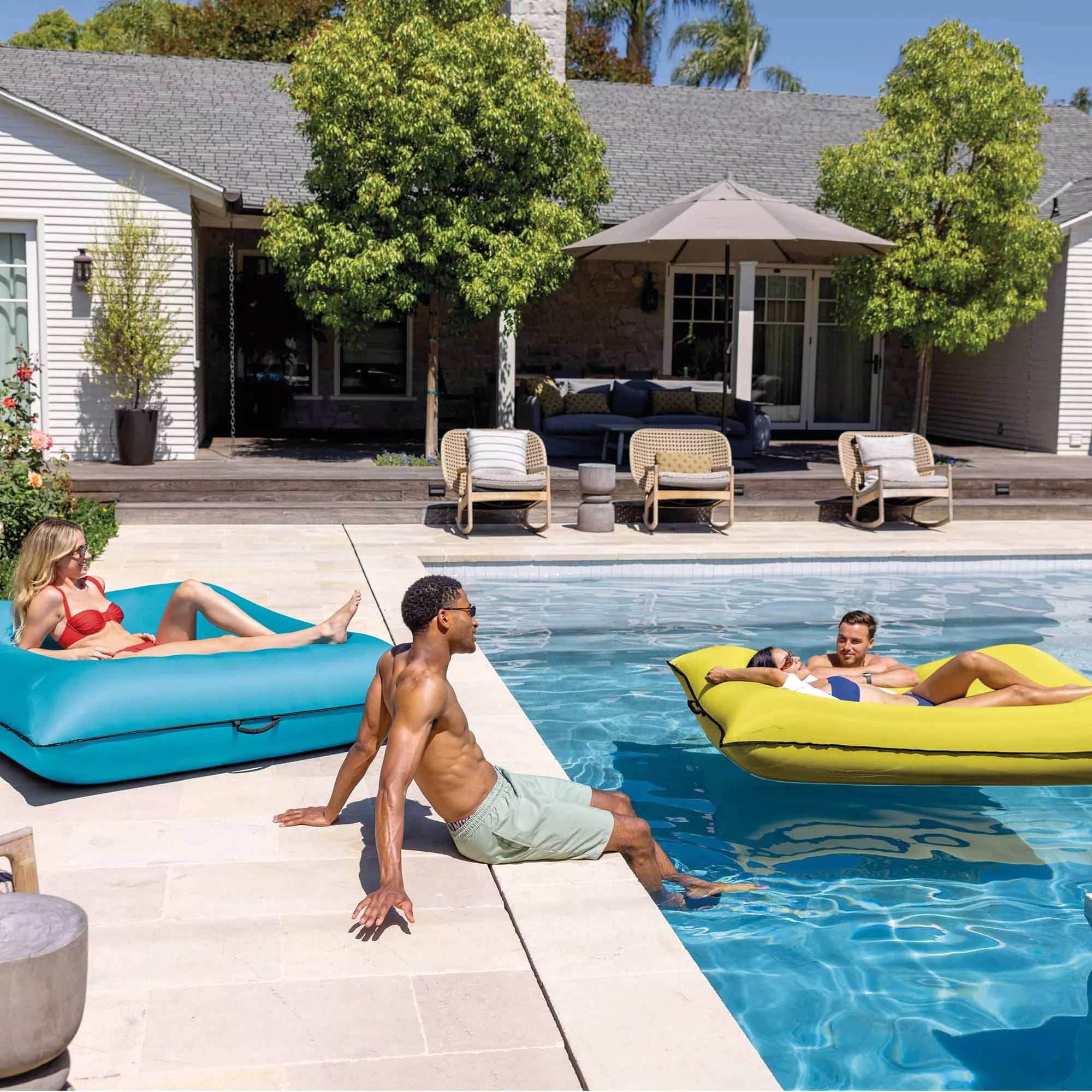 Intex Luxe Lounge – Poltrona Gonfiabile Sacco per Piscina e Mare