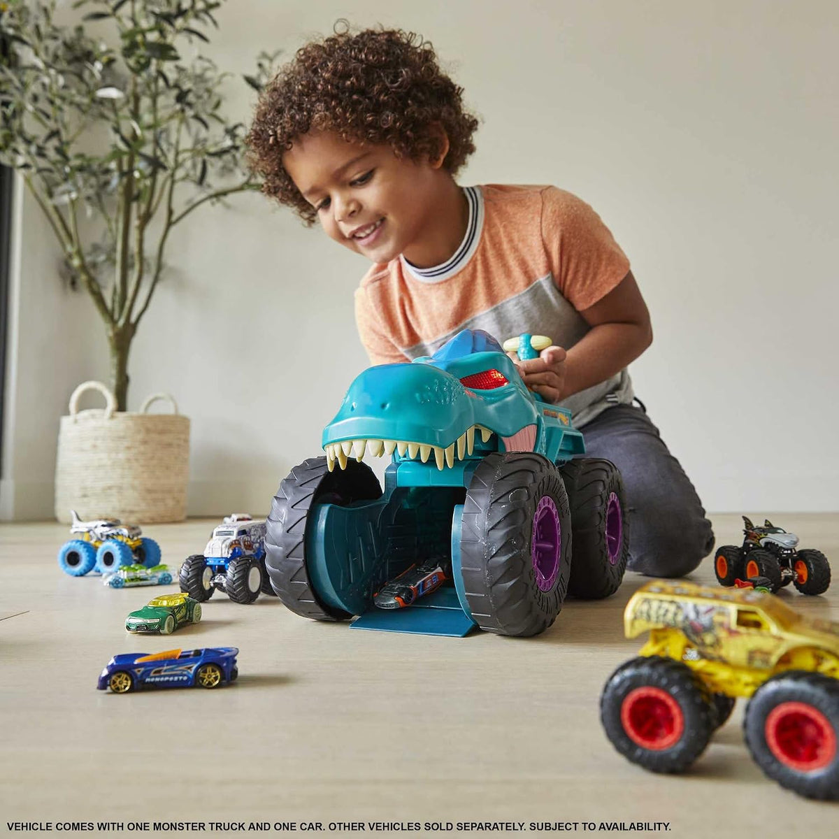 Hot Wheels Monster Trucks - Car Chompin' Mega-Wrex