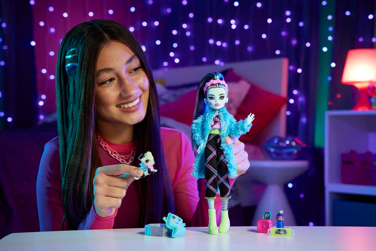 Monster High Frankie Stein, bambola Creepover Party 2