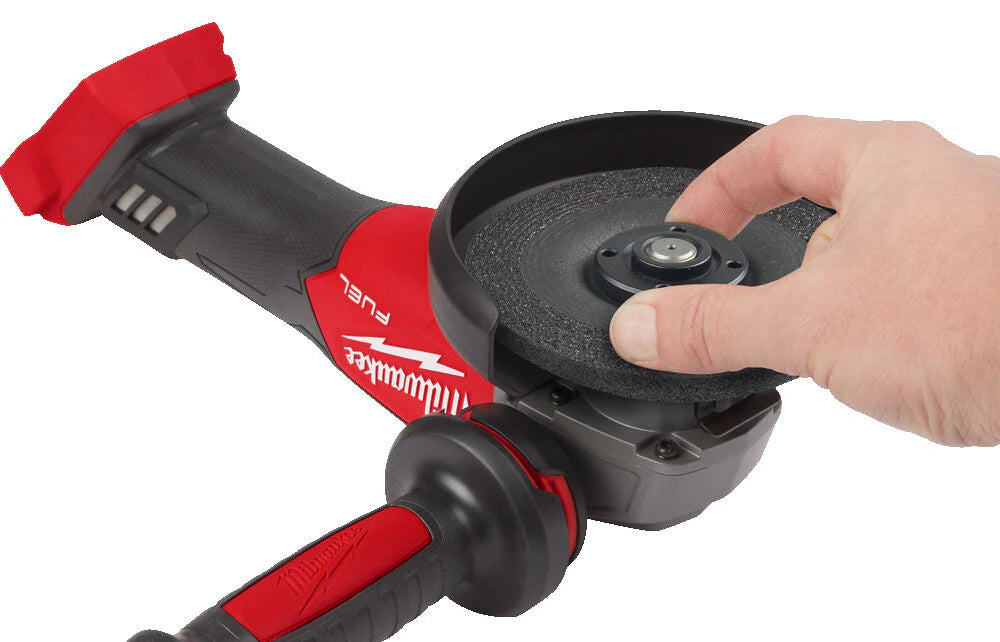 Milwaukee M18 FPP2IT-542X – Kit Trapano e Smerigliatrice 18V con 2 Batterie
