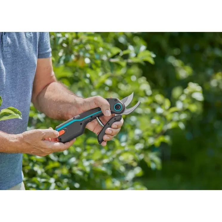 Gardena AssistCut – Forbici da Giardino a Batteria con Assistenza al Taglio