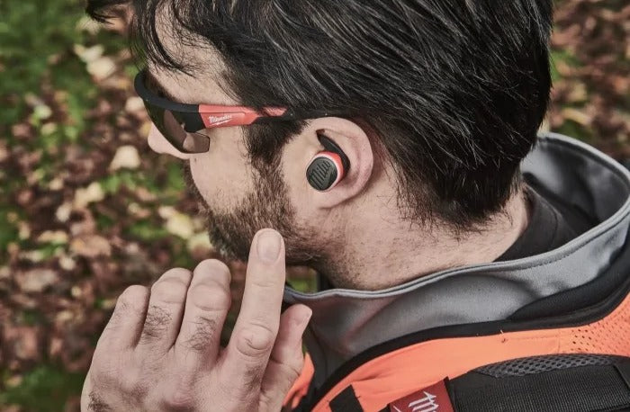 Milwaukee Cuffie Bluetooth da lavoro L4 RLEPB – Protezione udito EN 352 + USB ricaricabile